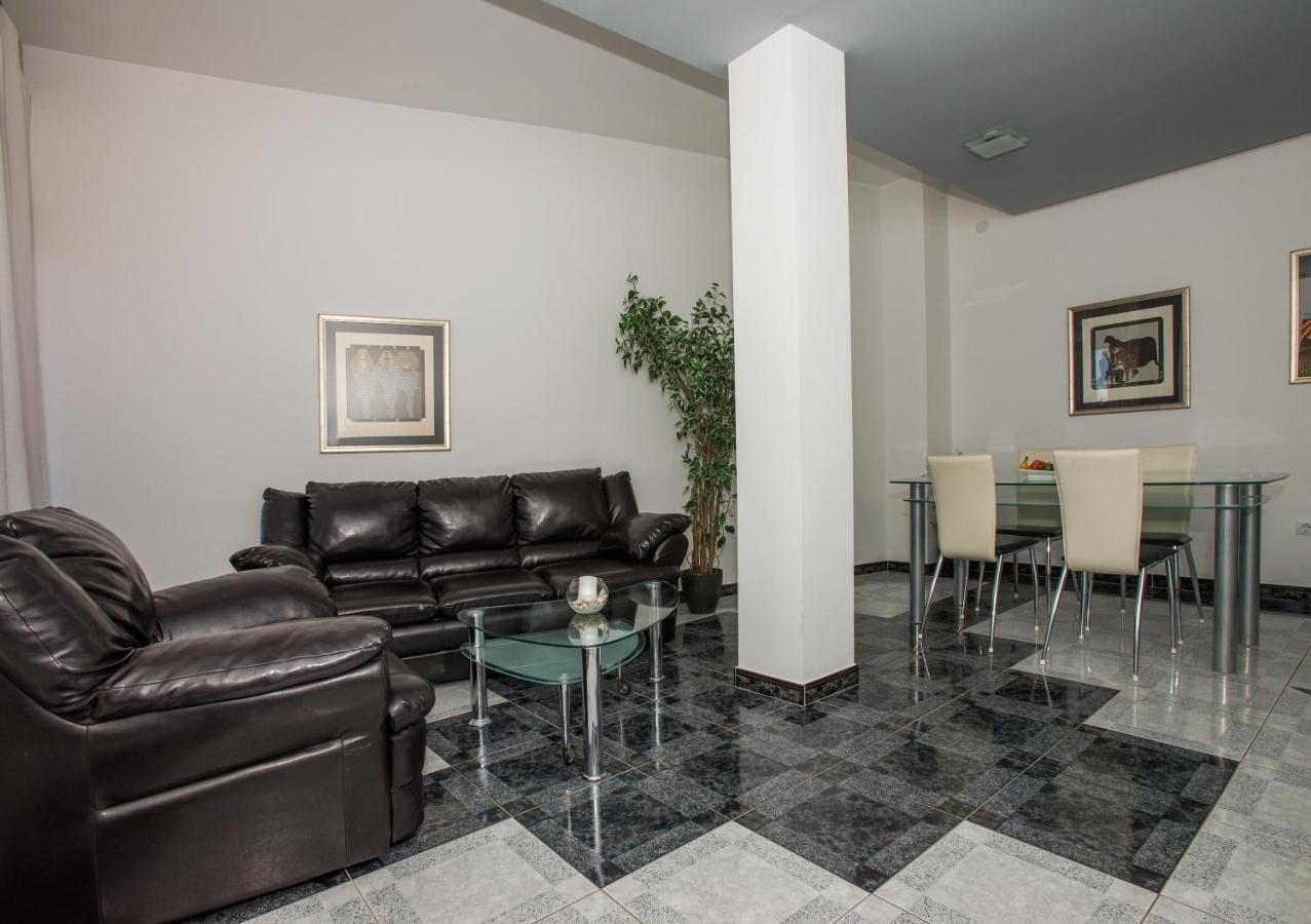 מאקרסקה Apartments Marcela מראה חיצוני תמונה