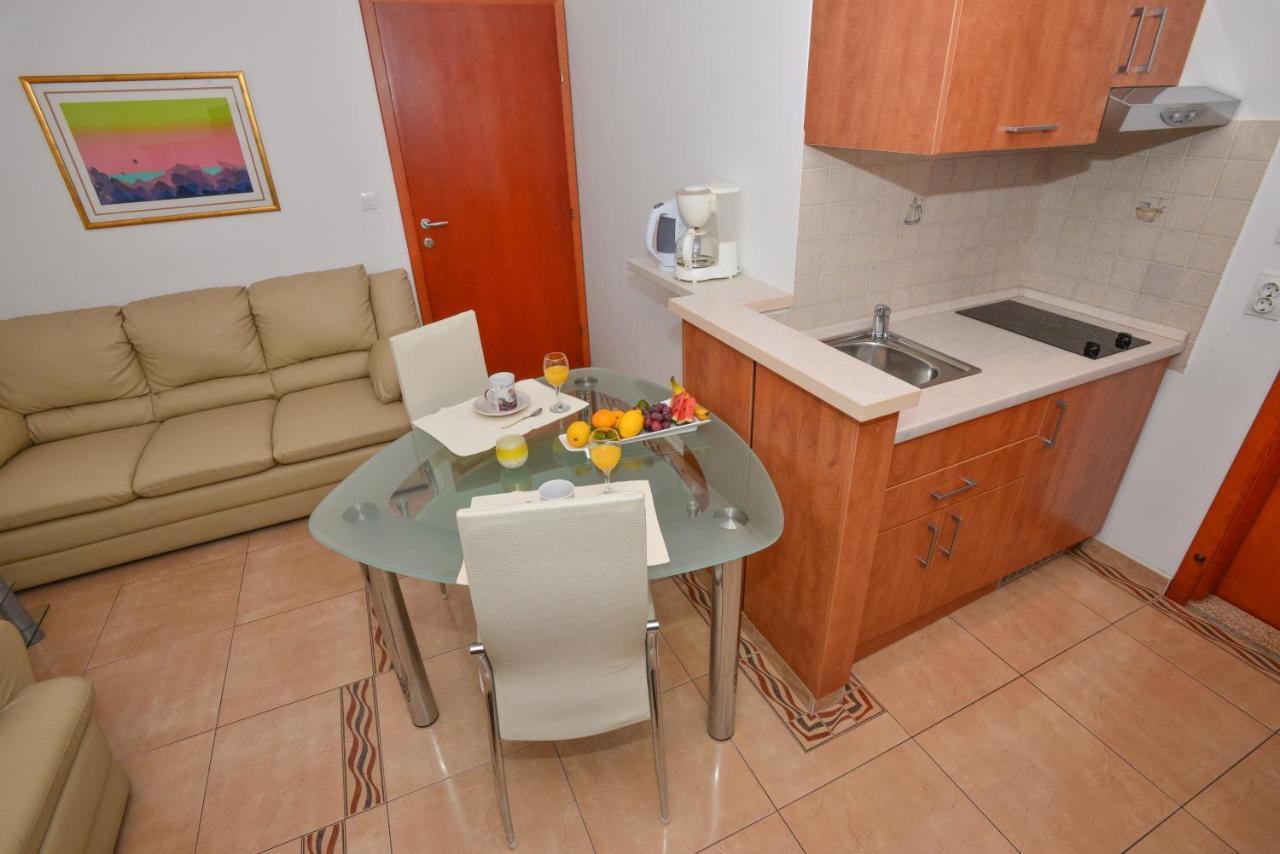 מאקרסקה Apartments Marcela מראה חיצוני תמונה